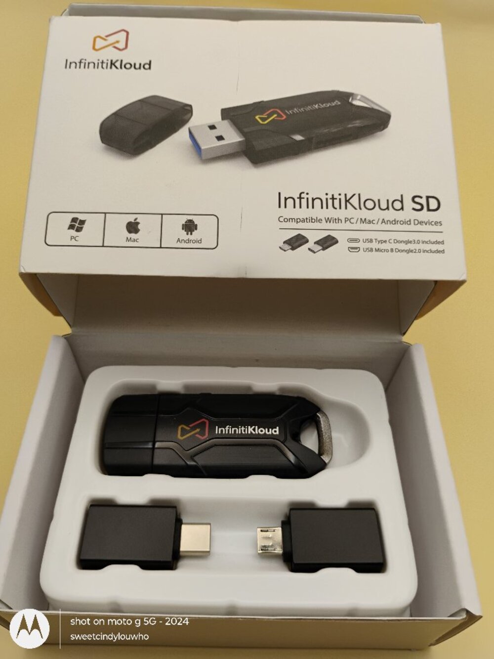 InfinitiKloud SD portable digital storage in original box PC MAC Android